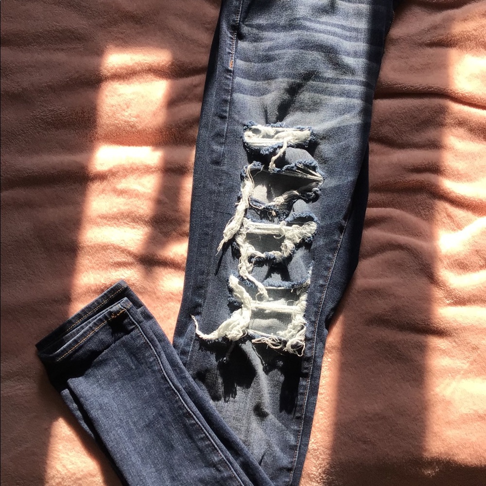 American Eagle sz 8 ripped jeans